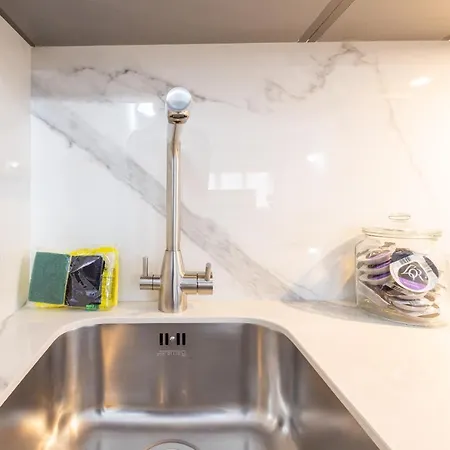 Florit Flats - The Apolo Studio Apartment *