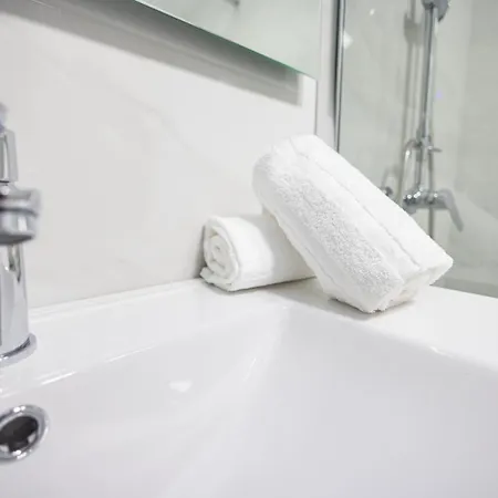 Florit Flats - The Apolo Studio Apartment *